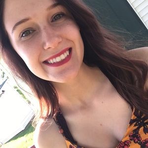 Meet your Posher, Yasmine